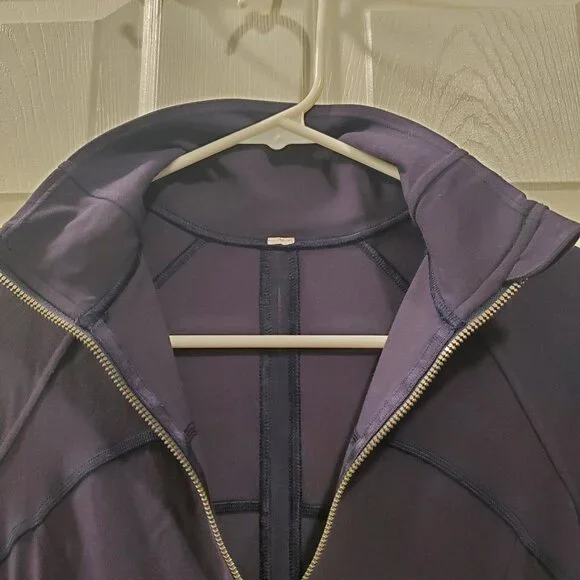 LIKE-NEW Lululemon Contour Jacket Midnight Navy Size 6 - Picture 6 of 8